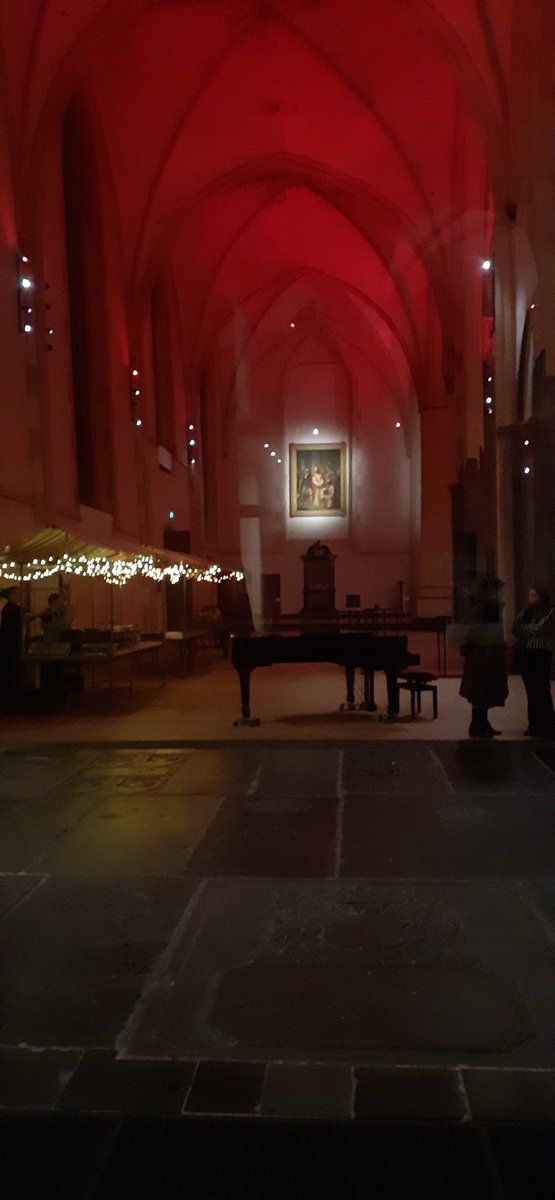 Gegeten in de #Martinikerk #ganzenmaaltijd Morgen eten dak en thuislozen het zelfde een  3 gangen maaltijd. Goed initiatief #sintmartinus #delen  vriendenmartinikerk.nl/sint-martinusd…