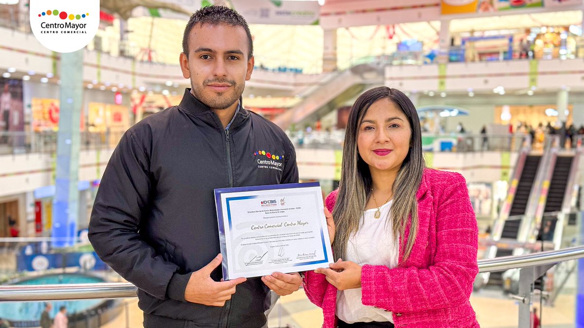 ¡Juntos salvamos vidas! 🙌
Centro Mayor recibió un reconocimiento del <a href="/IDCBIS/">IDCBIS</a> por promover la donación voluntaria de sangre.
Gracias a quienes, con su generosidad, demuestran que ayudar también emociona 💖🩸💉

#NosEmocionaAyudar #CentroMayor #GrandesEmociones #DonaciónDeSangre