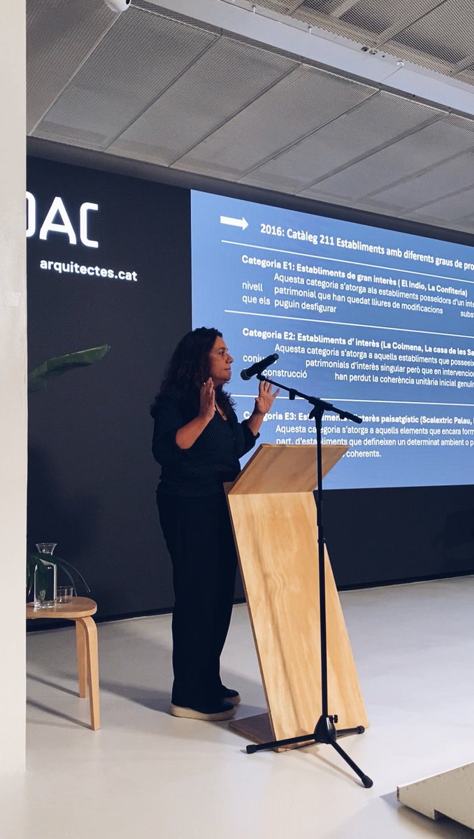 aadipa_coac's tweet photo. Mònica Maspoch, historiadora, membre de l’AADIPA, va participar en els estudis històrics del catàleg d’emblemàtics de Barcelona, ens ofereix una visió històrica i patrimonial de l’estat actual d’aquests establiments.

#AADIPA #ComerçosEmblemàtics #UsosPatrimonials #PatrimoniViu https://t.co/74MN22DKnm