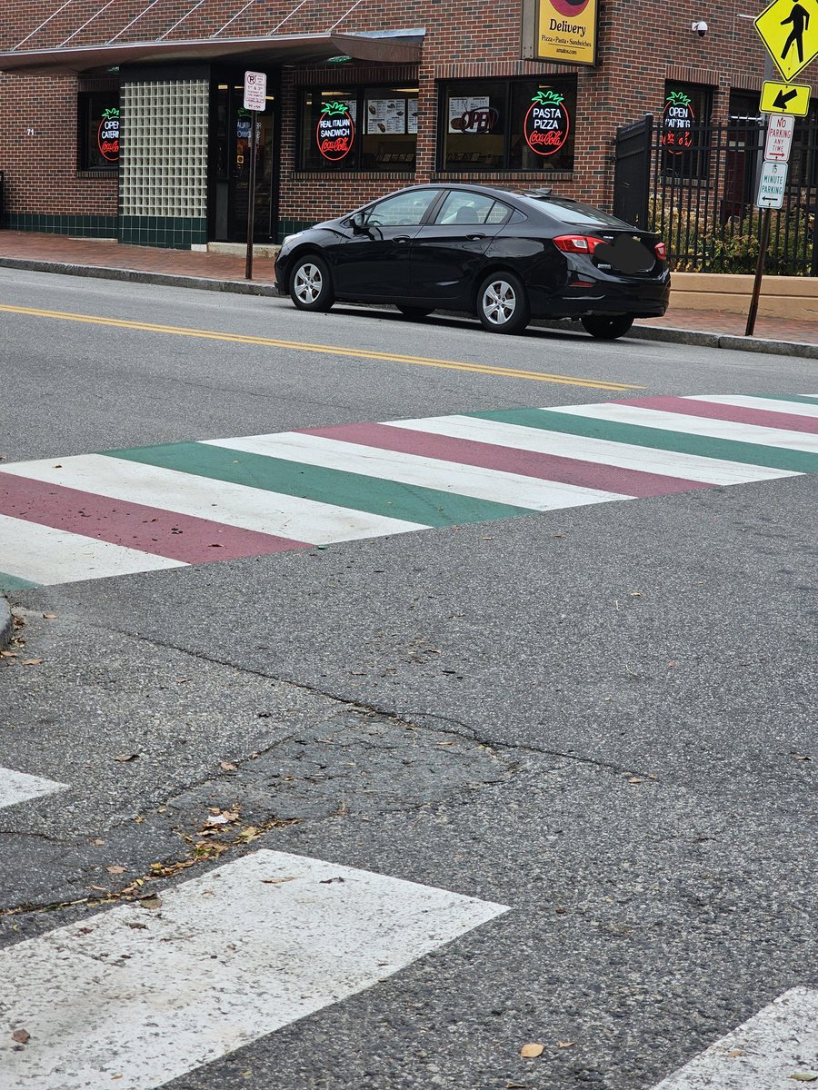 Titmousie2's tweet image. Had to go to the Italian part of town for some real #mascarpone today 🥰

the crosswalks are all painted like the Italian flag in this neighborhood- it's beautiful! 😘