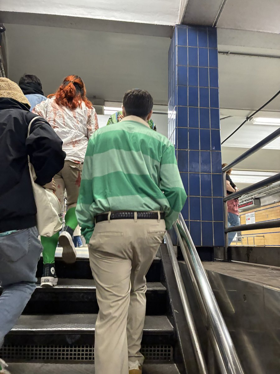 I may of had a few beers at lunch, but I am pretty sure I just saw Steve from blue clues on the subway