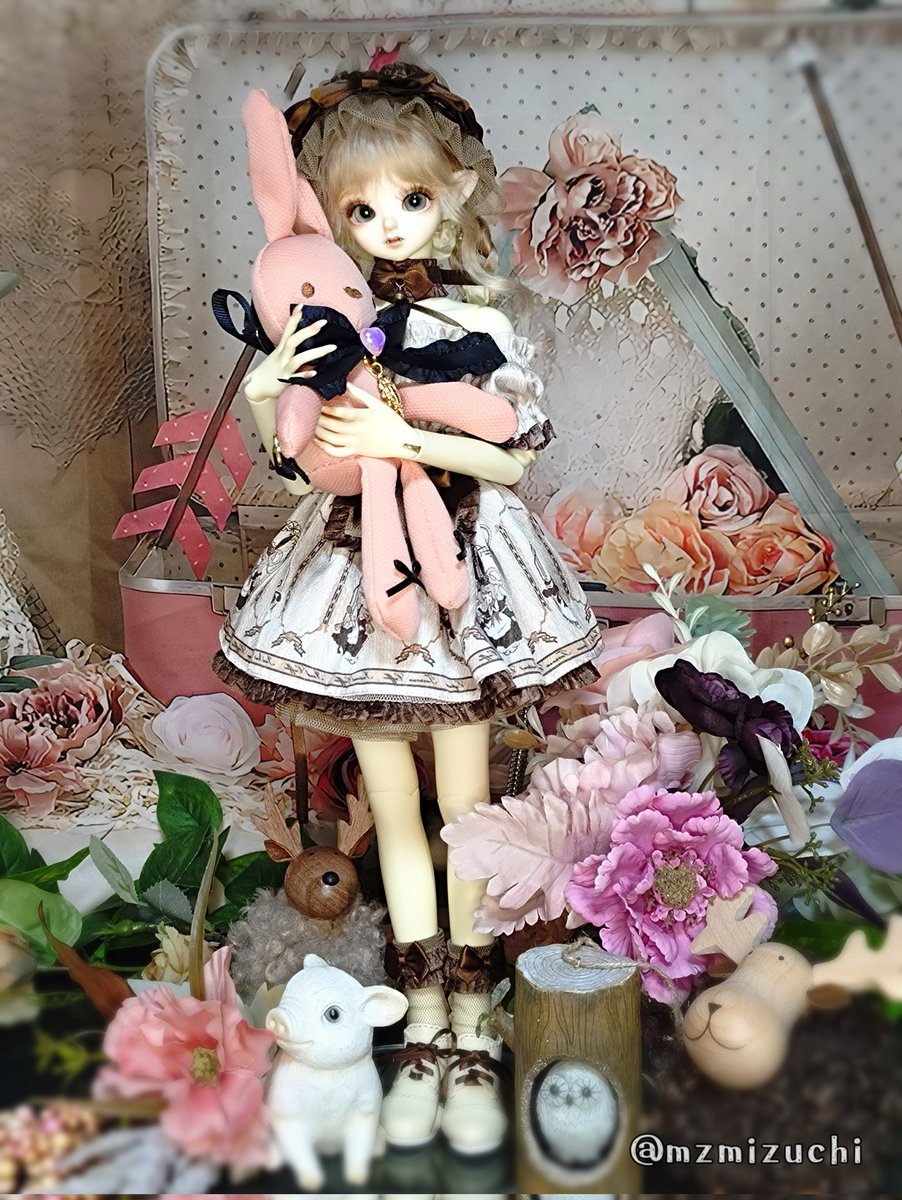 御奉仕精神皆無のメイドコスプレのYeruちゃん❤︎.*
うさぎさんのぬいぐるみ抱っこでご満悦🐰
おはようございます☀️
Yeruちゃんが可愛くて朝からご機嫌なみずちです☺💕
#Peakswoods
#VampireLittleYeru