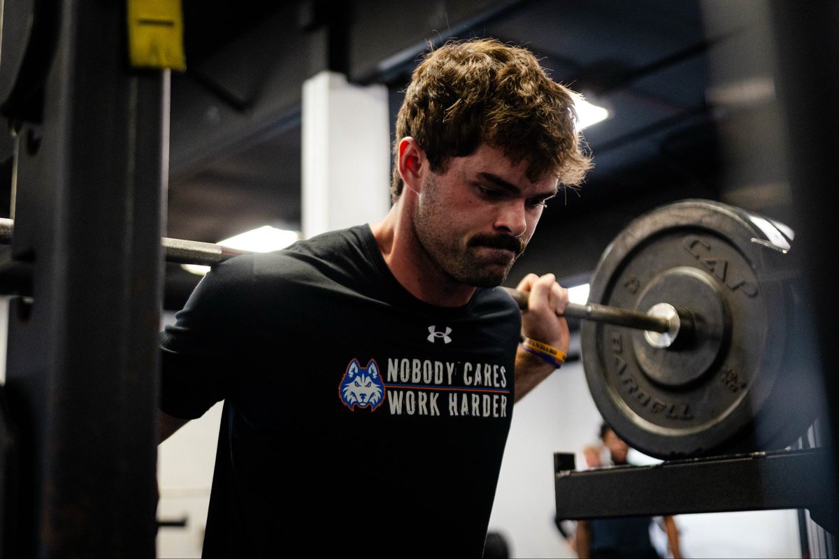 HCU Football tweet media