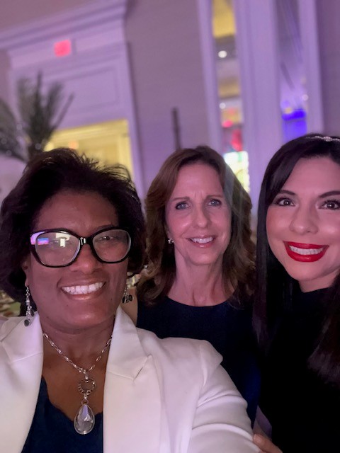 AELIrvingISD's tweet photo. Fun and Laughs ruled the evening at the Irving Schools Foundation GALA #IISDFoundation #CityofIrving #IrvingISD #ExcellenceinAction #IISDMagdaHdz #AEL #AdultEducation https://t.co/uk82Dpp8u4