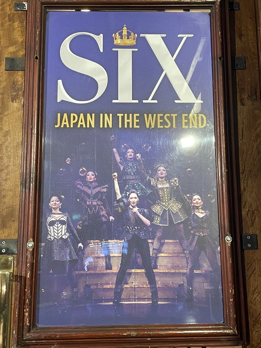 sijimi722's tweet photo. ホテル出たらもうSIXネオン看板見えます🤗
日本人キャスト、ずらりです🫶
そらぴ〜❣️めっちゃ綺麗〜✨✨
あ〜〜、明日が待ちきれない💓💓どきどき💙💙 https://t.co/RwWIVD6AI2