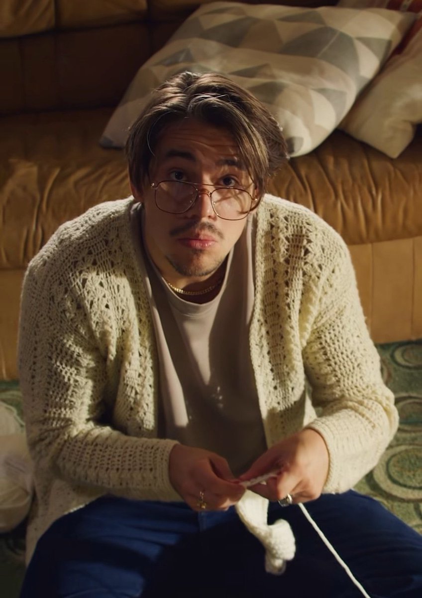 tamfluenza's tweet photo. This is literally me with my glasses, cardigan and piles of yarn https://t.co/t6uzFSppJf