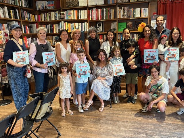 So many great moments at my book presentation in Miami yesterday! Grateful for all the families and friends that came!
⁦⁦<a href="/BooksandBooks/">Books & Books</a>⁩ 
⁦<a href="/LilLibros/">Lil Libros</a>⁩ 

#TíoRickyBilingualBook #TíoRickyBookTour #Kidlit #Authorslife ##WritingCommunity