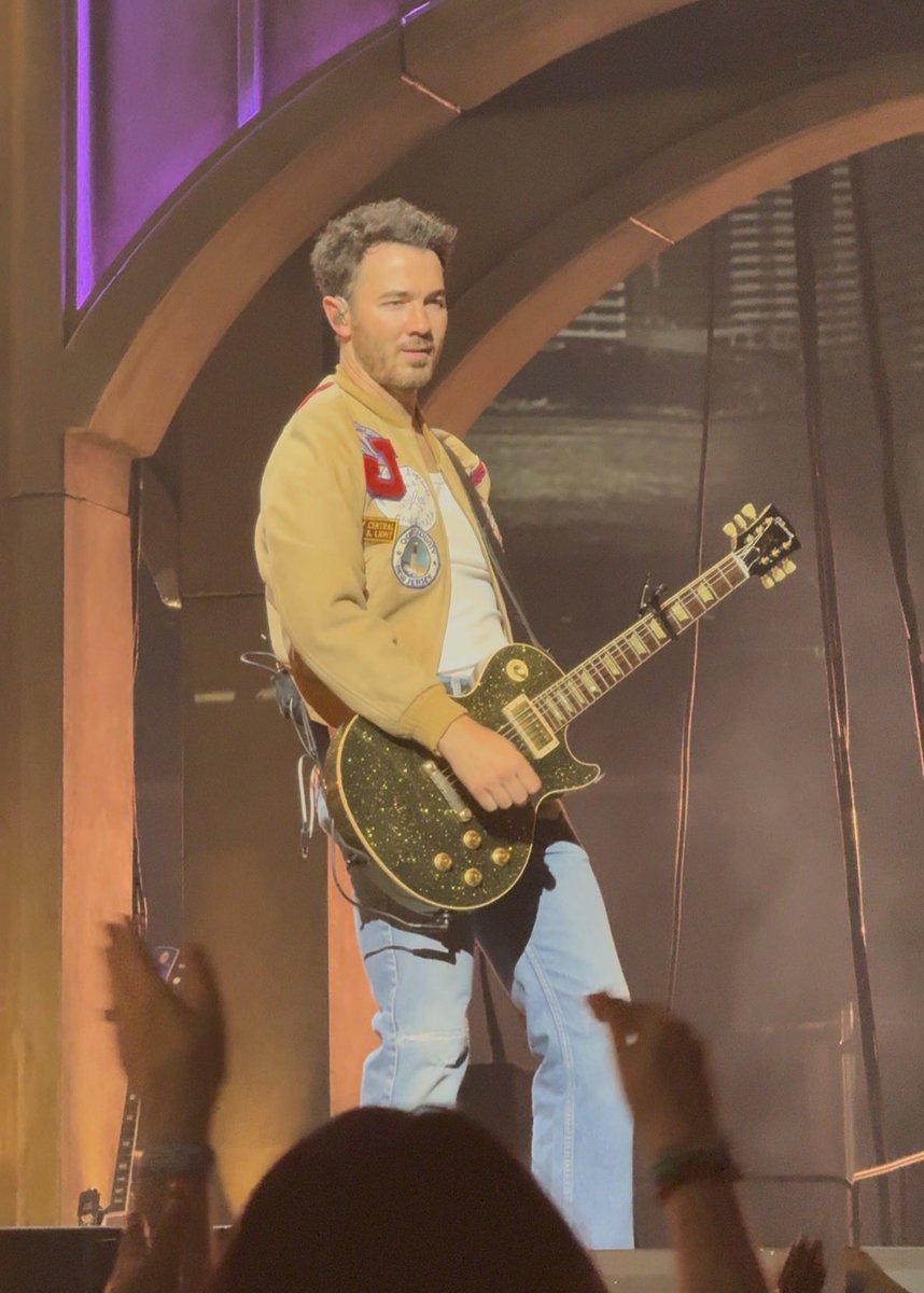 TTFerrets's tweet image. My very first concert, I had so much fun!! 🫶

@jonasbrothers