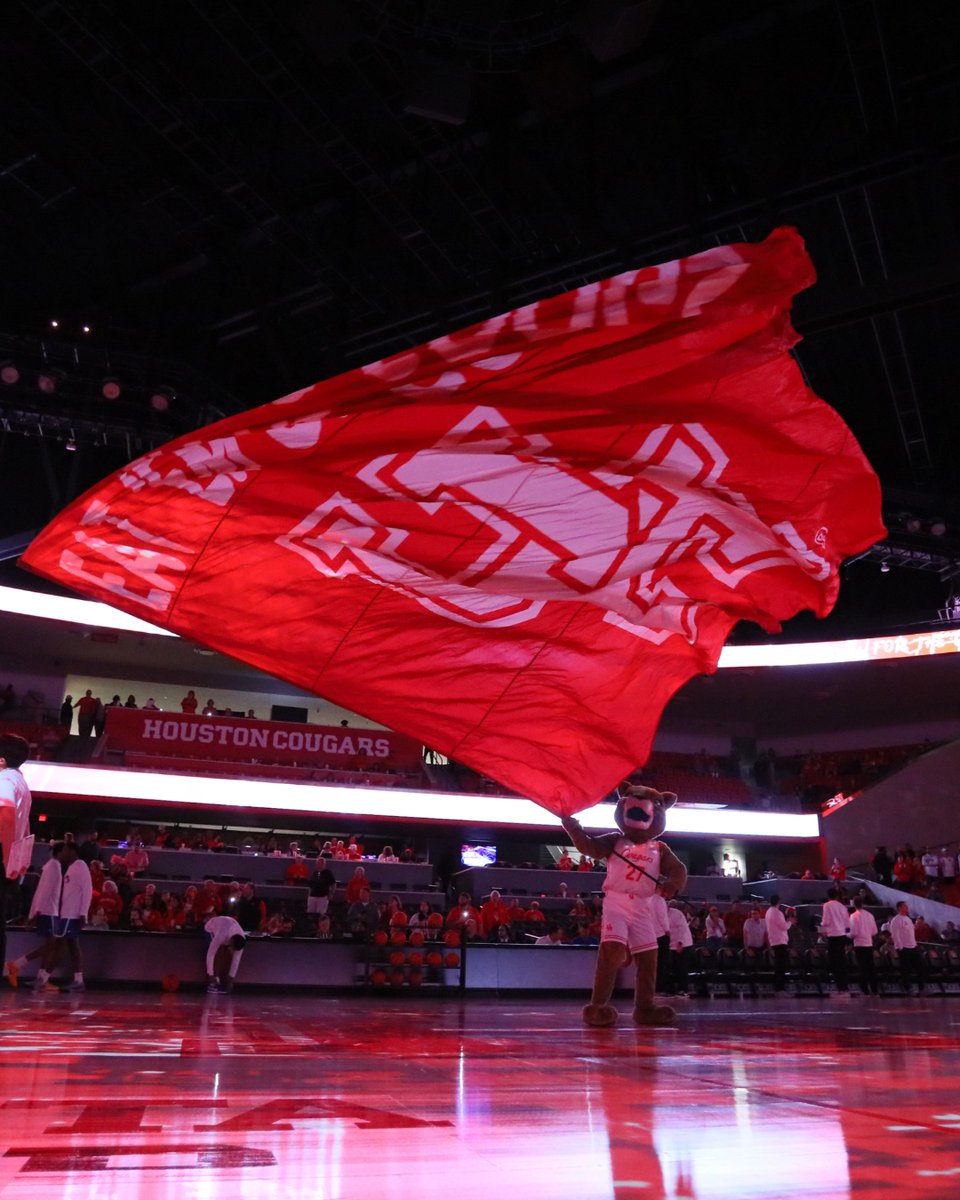 Happy basketball season to all who celebrate 🤩

Men tip off tonight at 7pm in Fertitta. See you there 👊