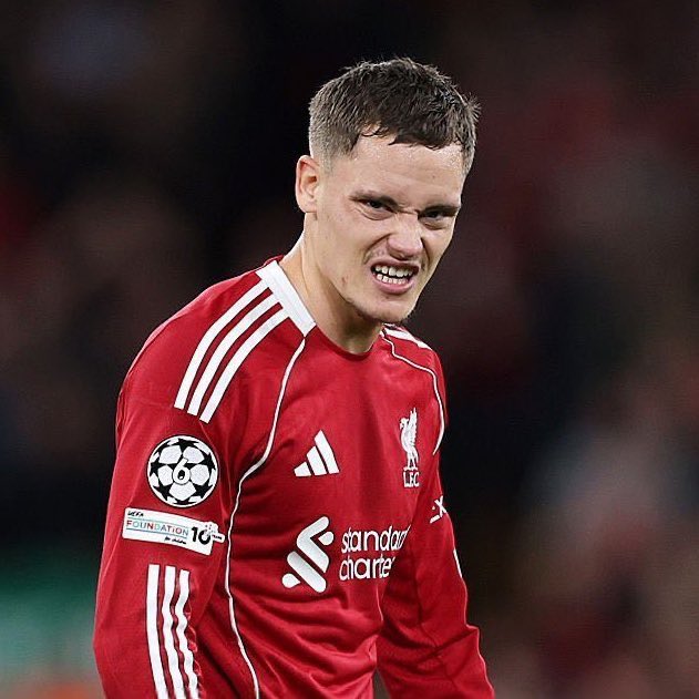 FabrizioRomano's tweet image. 🚨 Slot on Wirtz benched last weekend: “We played many times in few days… for a player from different league, PL is a bit more intense but he already made an impact”.

“Gravenberch was sitting here just now and took him a while to adjust, maybe even longer than it took Florian”.