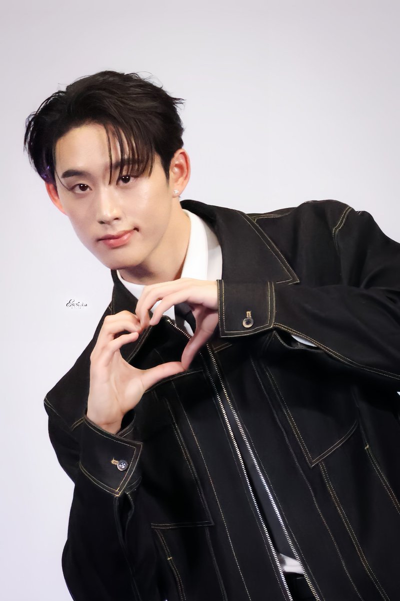 gortizpolly's tweet image. I recently discovered Est but I&apos;m so happy and proud to support him every day. 💙💙💙🦈

#ESTEAM 
#เอสศุภ #est_rvp