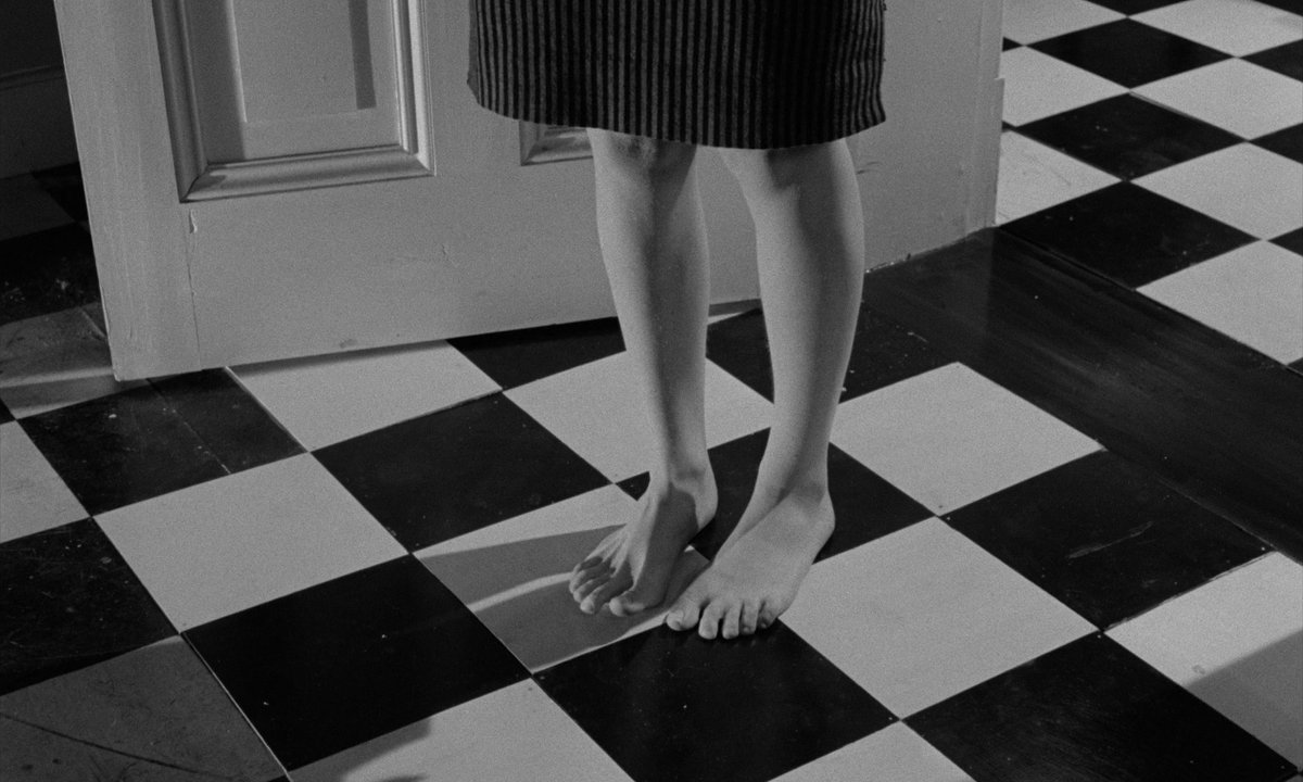 HauntedMovies's tweet photo. The Servant (1963) dir. Joseph Losey https://t.co/LbB1S8Kpp5