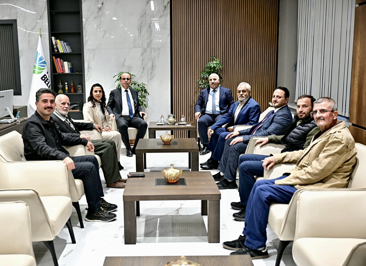 Malatya Platformu Genel Başkanı Sn. Muzaffer Tunç'u ve yönetim kurulu üyelerini belediyemizde ağırladık. 

Ziyaretleri dolayısıyla kendilerine teşekkür ediyorum.