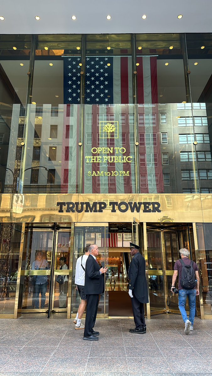 aoi_jips's tweet image. マディソンスクエアガーデンで
演奏したことあるって知ってたから
外からだけど見にいったし
トランプタワーとかプラザホテルも
Vlog公開前からロケ地巡りになってた🫠（笑）

あんなNYのど真ん中に住んでたってすごいな〜
めちゃくちゃ住みたいんだけど。ぇ🥹

#drummer #FUYU #newyork #vlog