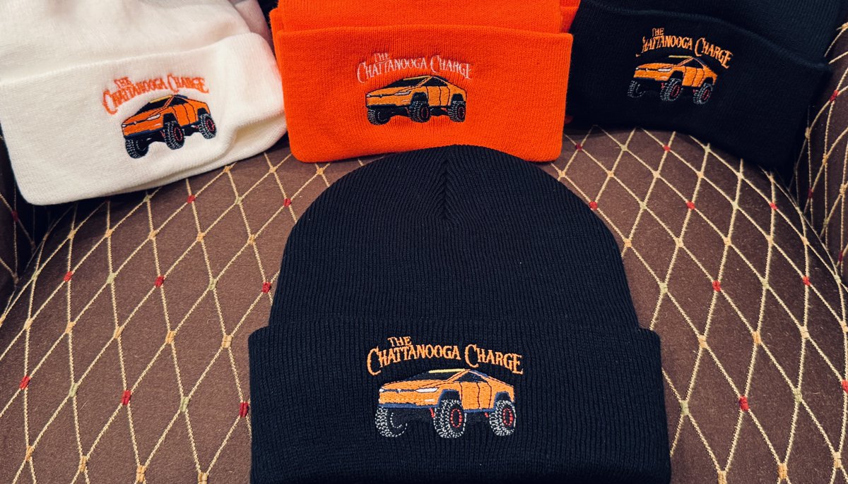 ChatCharge's tweet image. EVENT PRIZE DRAWING! Time for cooler weather - let&apos;s get some cool weather gear out there! Like AND Share this post between now and midnight PST on Saturday November 15 to be entered to win a Chattanooga Charge Embroidered Soft Shell Jacket AND Knit Beanie Hat. Winner will choose…