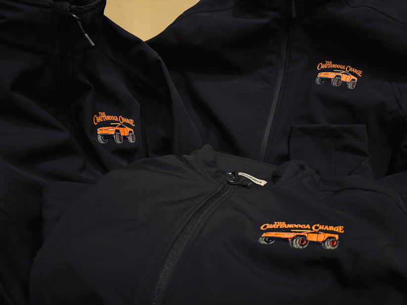 ChatCharge's tweet image. EVENT PRIZE DRAWING! Time for cooler weather - let&apos;s get some cool weather gear out there! Like AND Share this post between now and midnight PST on Saturday November 15 to be entered to win a Chattanooga Charge Embroidered Soft Shell Jacket AND Knit Beanie Hat. Winner will choose…