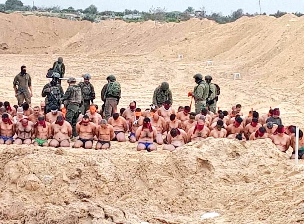 ⚠️ İsrail, çocuklar dahil tüm Filistinli rehineleri infaz edebilir

İsrail Ulusal Güvenlik Komitesi, Filistinli rehinelere idam cezası verilmesinin yolunu açan  yasa tasarısını onayladı.

Daha önce Netanyahu'nun "rehine koordinatörü" Gal Hirsch, "İsrailli tutukluların hayatını