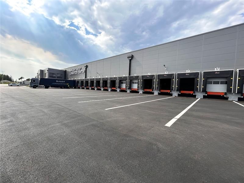 g_akis's tweet photo. Έναρξη λειτουργίας του νέου logistics hub της Sunlight Group στην Ξάνθη 🇬🇷. Το κτήριο έχει εμβαδόν 15.500μ2 και η επένδυση κόστισε €21εκ. https://t.co/ffTBFrMsqi