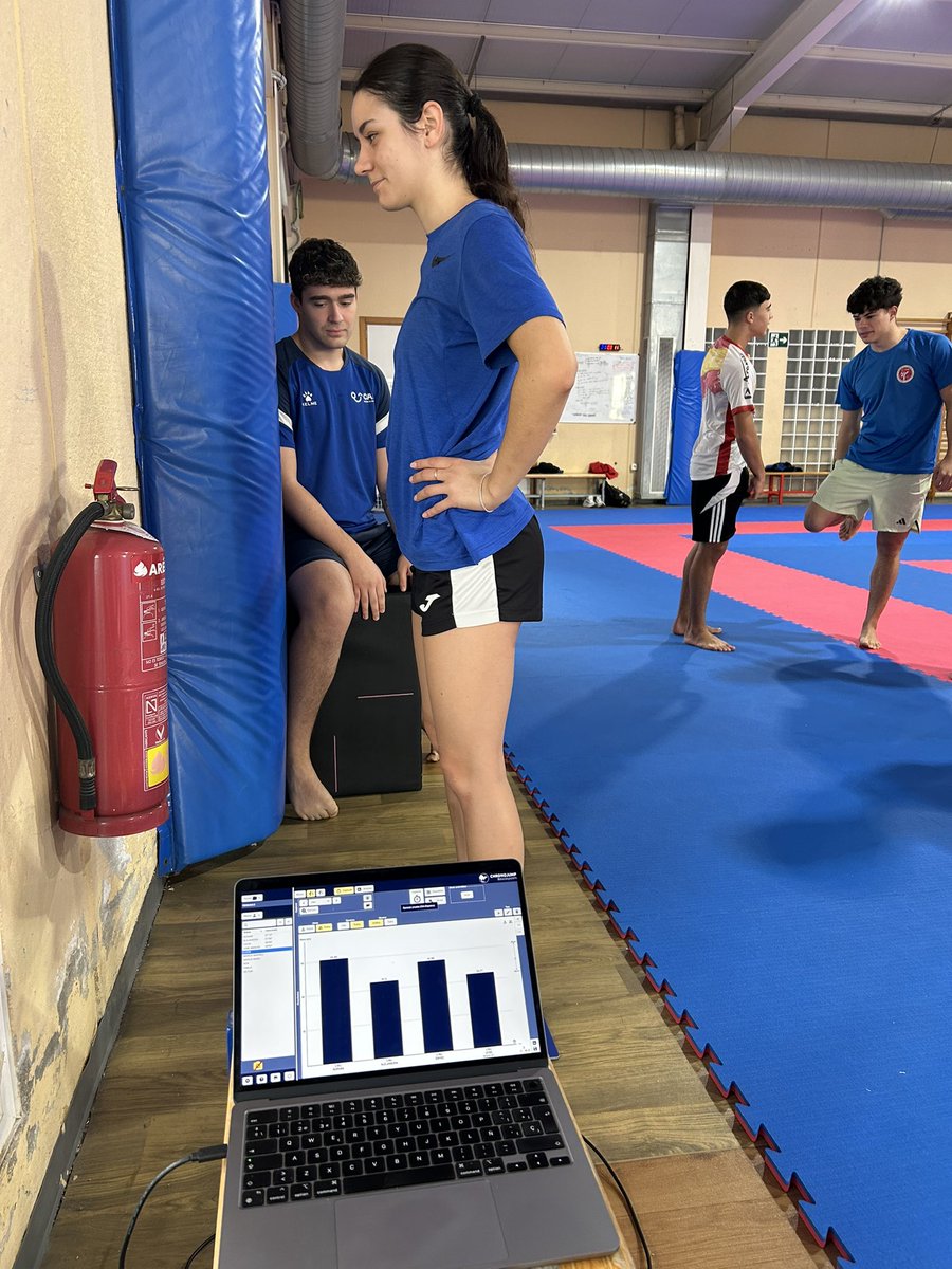 Matias_Gomezz's tweet photo. Semana de trabajo físico en el @car_rmurcia del #ESPKarateTeam👊🏻🥋🇪🇸
🏋🏽♂️🧩☄️Recap de movimientos olímpicos, saltos, lanzamientos… y testeo!
#OneDreamOneWay #Karate #StrengthTraining https://t.co/Ag2QDFsNoK