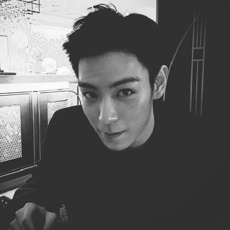 lessonzerro's tweet photo. aşk beyim doğmuş 🥹💜 

ALL EYES ON TTTOP 
#HAPPYTOPDAY 
#CHOISEUNGHYUN #최승현 https://t.co/dakQmN8l3w