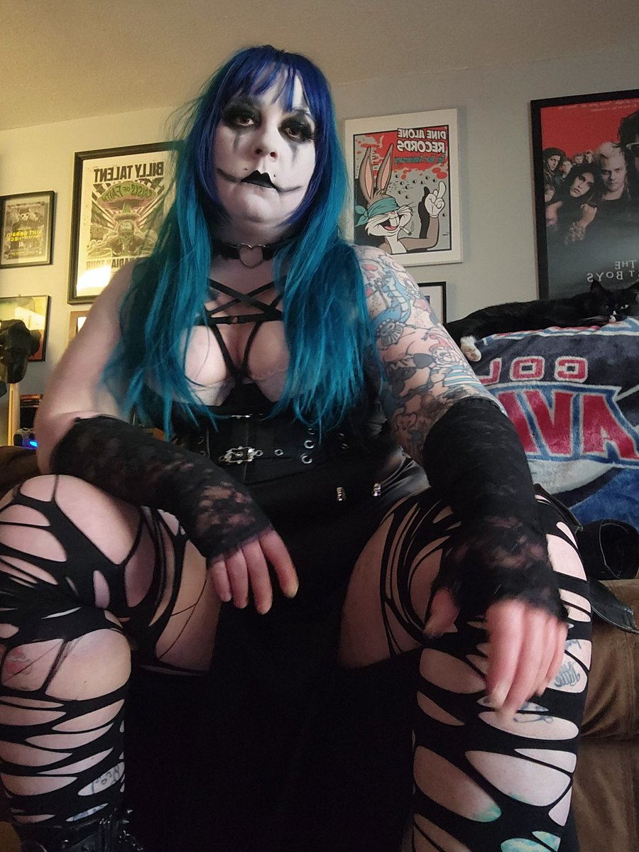 Simone_Rudi's tweet photo. The Crow, Eric Draven for halloween https://t.co/aqRVrlbAJM