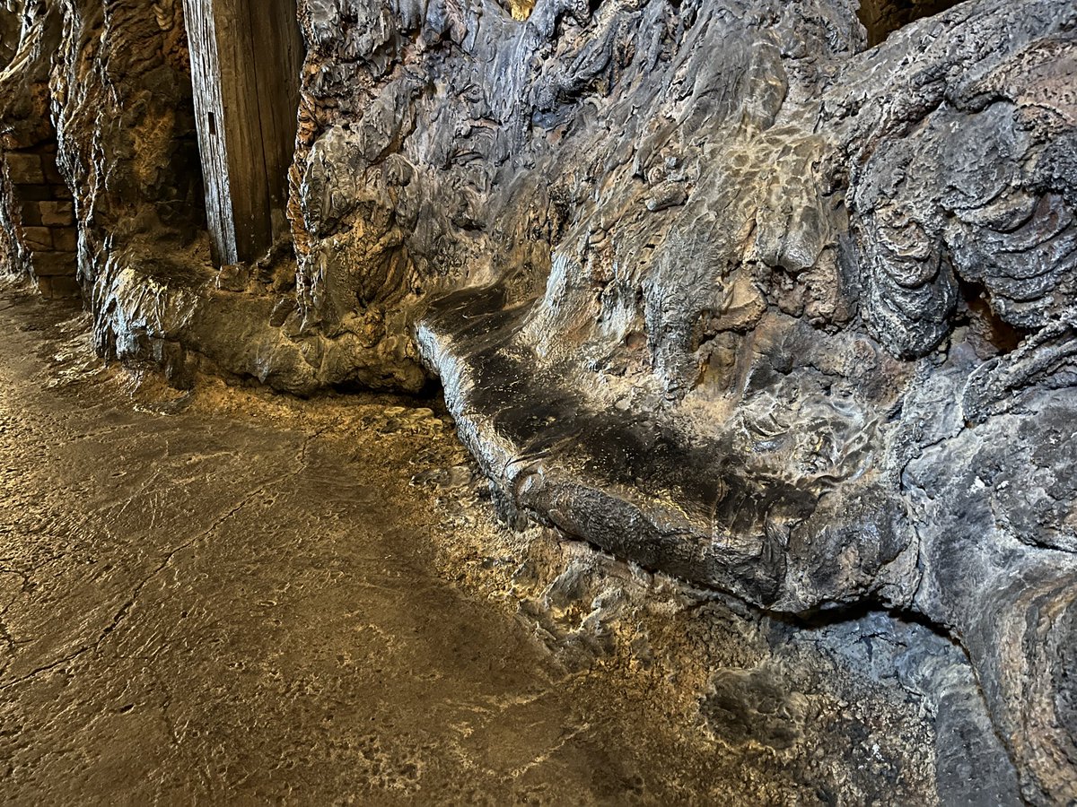 みるひ🏰新刊通販中 (@ddddmilkdddd) / Posts / X