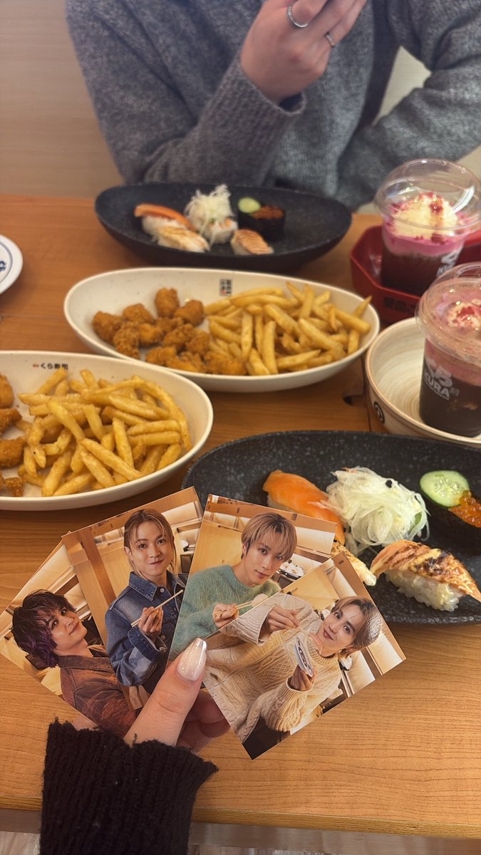 LDH16522331's tweet photo. やっと行けたー💖1軒目まさかの日曜日から入荷されてなくて朝イチ行ってもダメだったけど、その次に近いとこ（とは言っても30分かかる）に電話で確認して行ったら無事GET✊💖
しかも彼氏が北ちゃん出してくれた😭🎀
ありがとうす��る🥲❕

 #KURAMPAGE https://t.co/qLVkvtQaLC