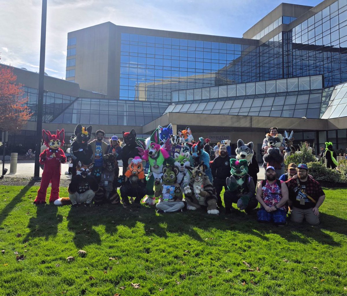 melon_corgo's tweet image. Another amazing @FurpocalypseInc for the record books! Always the best con to spend time with friends and to make new ones! ❤️🍁

#Furpoc2025
📷 - @Bunnynums
🪡 - @MoreFurLess