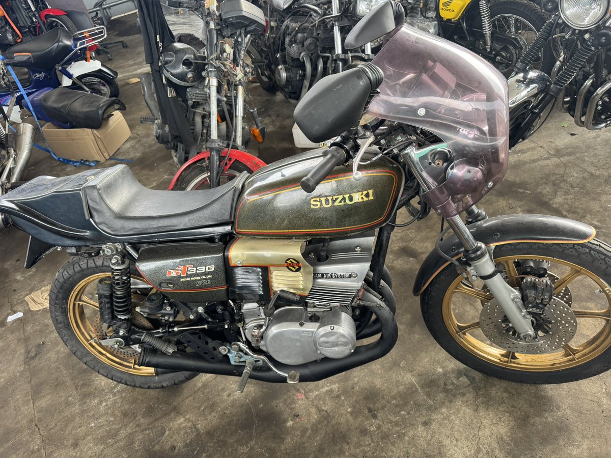 r24Z400FX's tweet photo. 部品車体売ります！車体は四枚目の写真となります！クランキングOKです！#GT380 https://t.co/KOpUJeszJt
