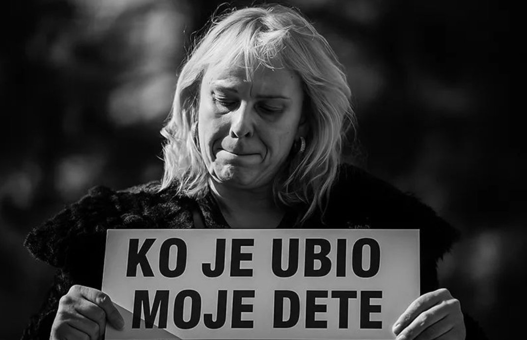 Stanje u državi kroz opis jednog neutešnog lica i poruke sa fotografije.