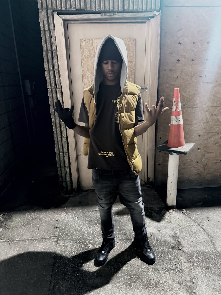 187loaded's tweet image. I tried to show everybody the picture 📸 but they were worried about the frame 🖼️