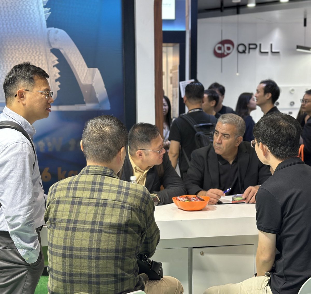 lumileds's tweet image. From smart systems to sustainable designs, innovation was on full display at the @hktdc Hong Kong International Lighting Fair last week 💡

Our team explored the latest lighting technologies shaping a brighter, more connected future!