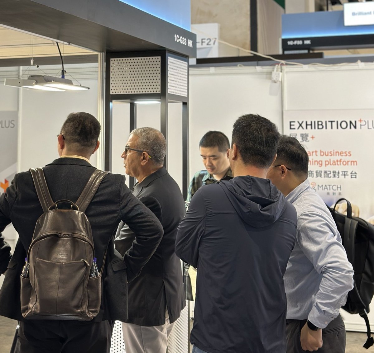 lumileds's tweet image. From smart systems to sustainable designs, innovation was on full display at the @hktdc Hong Kong International Lighting Fair last week 💡

Our team explored the latest lighting technologies shaping a brighter, more connected future!