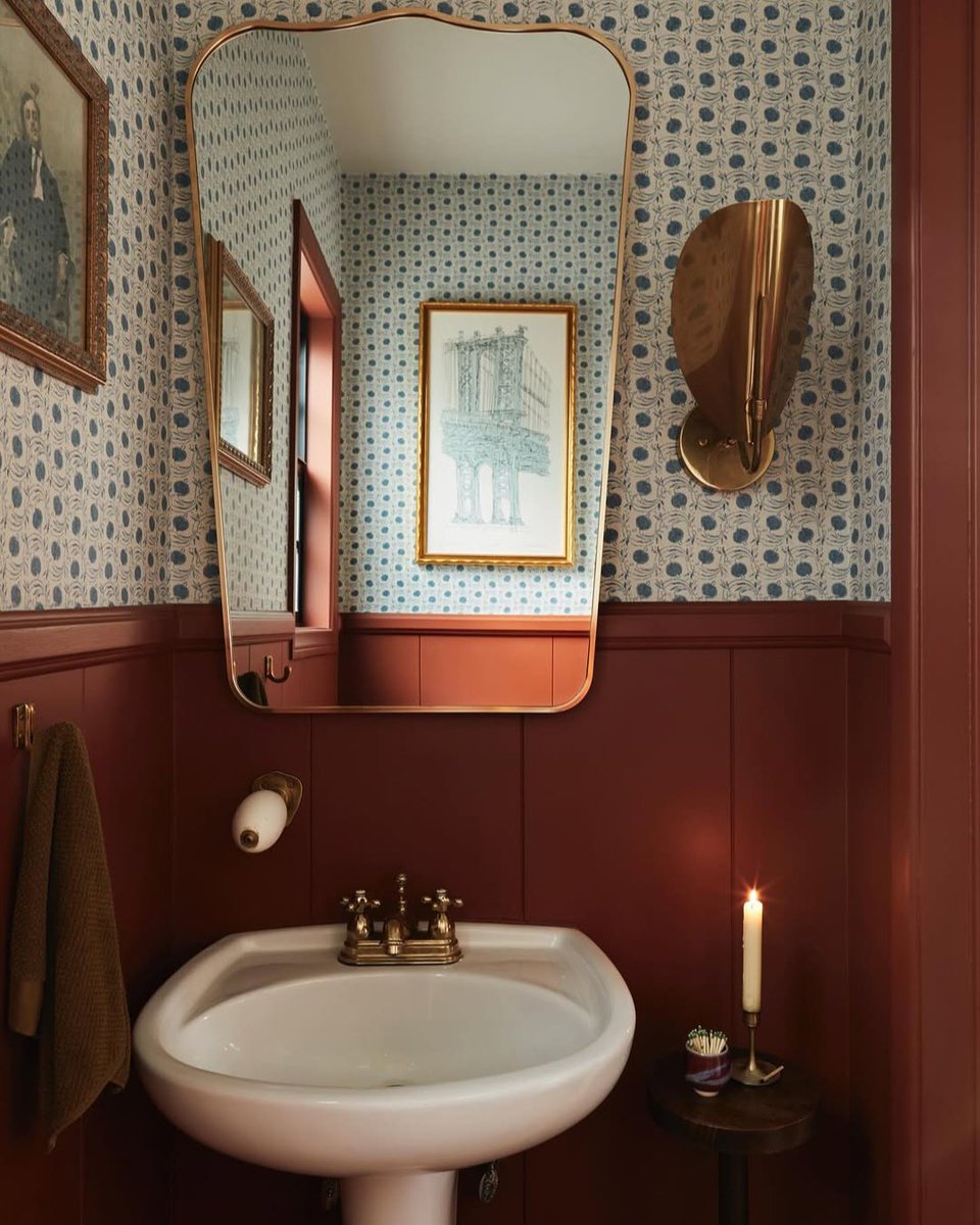 We adore these spaces featuring our iconic wallpaper designs. From the bold blooms of Magnolia to the small-scale charm of Seed Pod, these designs create spaces full of charm.
@specandsage @ruemagazine @lizaphillipsinteriors @edshepherdphotography @theedwardianedit @rex_decor_