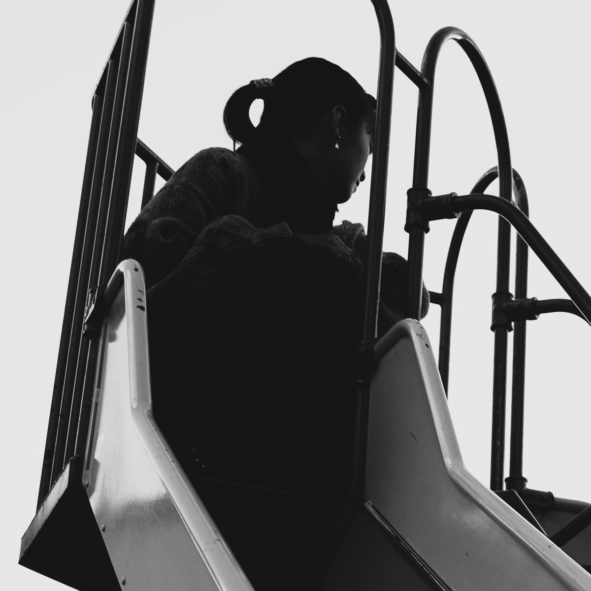 『悲鳴』のMVが頭の中でループ中
youtu.be/9Qylbb_v42E?si…