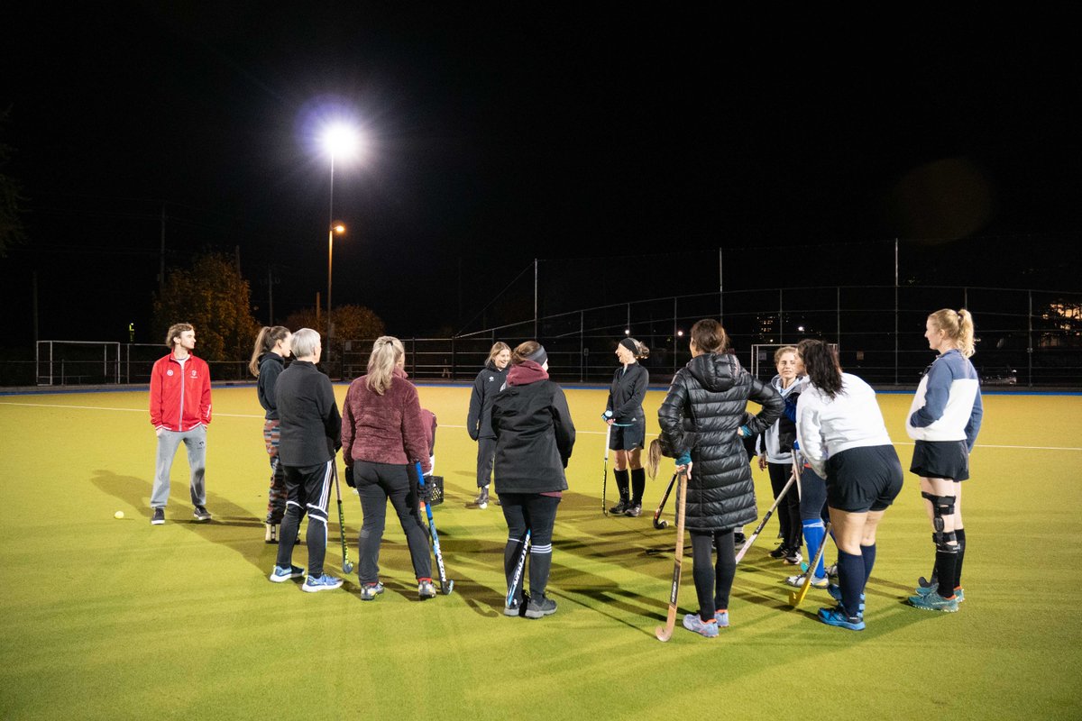Nothing like a few one-on-one battles to warm up a chilly night 🌙🔥 Great energy from the women’s crew at Rutledge! #WVFHC #HockeyAfterDark