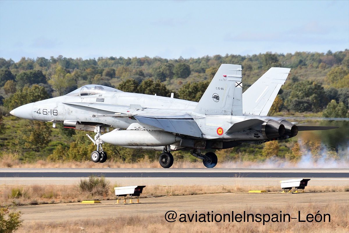 <a href="/AvistamientosA/">Avistamientos de aeronaves</a> nos nuestra  el segundo McDonnell Douglas F/A-18 Hornet del #ala46 <a href="/EjercitoAire/">Ejército del Aire y del Espacio</a> retirado del servicio, a su llegada a la Base Aérea de León #LELN desde Gando. Nueva montura para la formación de los futuros Sargentos de la #ABA #León , Buen descanso guerrero!!!!