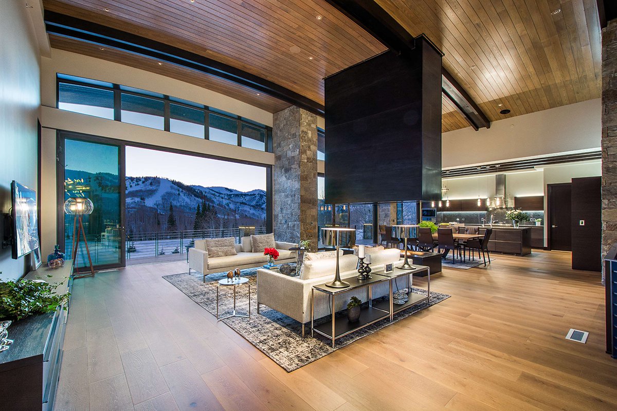 PandaWindows's tweet image. Where design meets the mountains. 🏔️
Custom windows that frame nature like art. 30+ years of crafting bold, beautiful designs!
No project too complex.  ✨
Explore: panda-windows.com
#CustomWindows #LuxuryHomes #Architecture #MountainLiving #Design