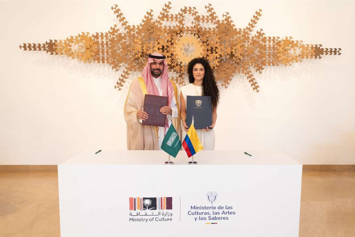 mincultura's tweet photo. ¡Colombia y Arabia Saudita abren una nueva ruta de cooperación cultural y artística en el Medio Oriente!

Este instrumento, firmado por la ministra de las Culturas, las Artes y los Saberes, @KadamaniYannai, y el ministro de Cultura de Arabia Saudita, el príncipe Badr bin Abdullah bin Farhan Al Saud, abre la puerta para diseñar acciones conjuntas que favorezcan el intercambio cultural, la construcción de paz y la formación artística entre ambos países.

Conoce más aquí: 👉🏼https://t.co/px15SLgVbf