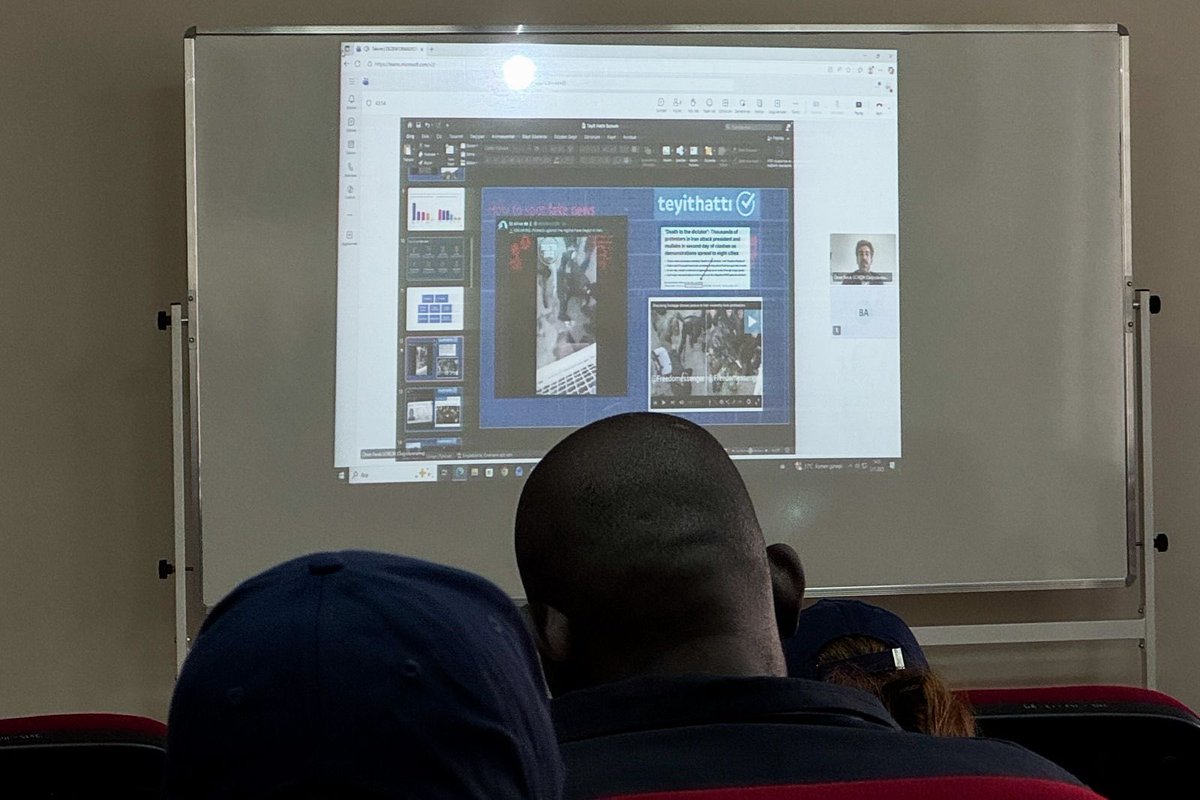 HaberAkademiAA's tweet image. 📌Anadolu Ajansı, Polis Akademisi (@paedutr) ve TİKA (@tika_turkiye) işbirliğinde düzenlenen “28. Dönem Savaş Muhabirliği Eğitimi”nin 1. günü tamamlandı. ✅

📌Eğitimin ilk günü kapsamında, AA Akademi Müdürü Dr. Zeynep Bayramoğlu Öztürk (@azeynepb) tarafından Savaş Teorisi ve…