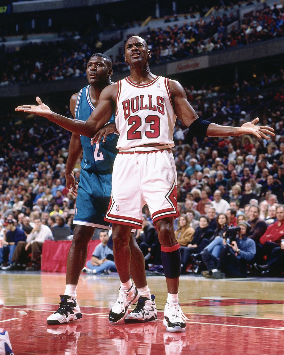 SLAMonline's tweet photo. The first of 72 wins began with a 42-piece, 30 years ago today. #MJMondays https://t.co/muLrAqCgzR