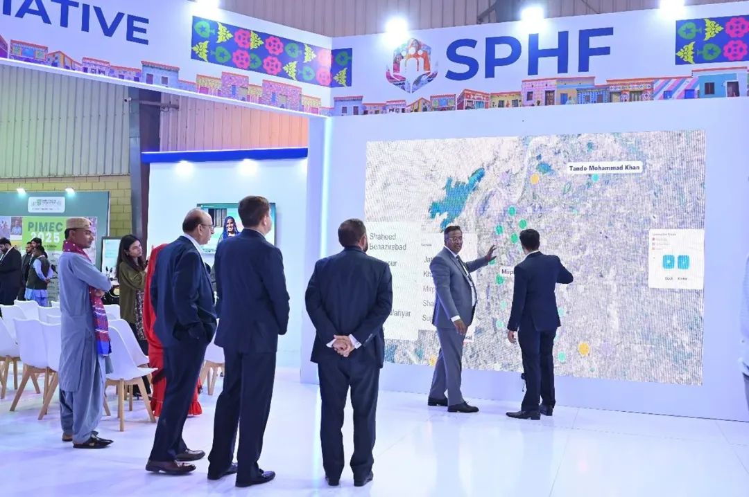 Day 1 at PIMEC 2025 featured the unveiling of the SPHF Pavilion, showcasing high-end visuals, an interactive wall mapping the SPHF journey, and a dynamic display highlighting the granular visibility and outreach of SPHF’s housing initiatives across Sindh.