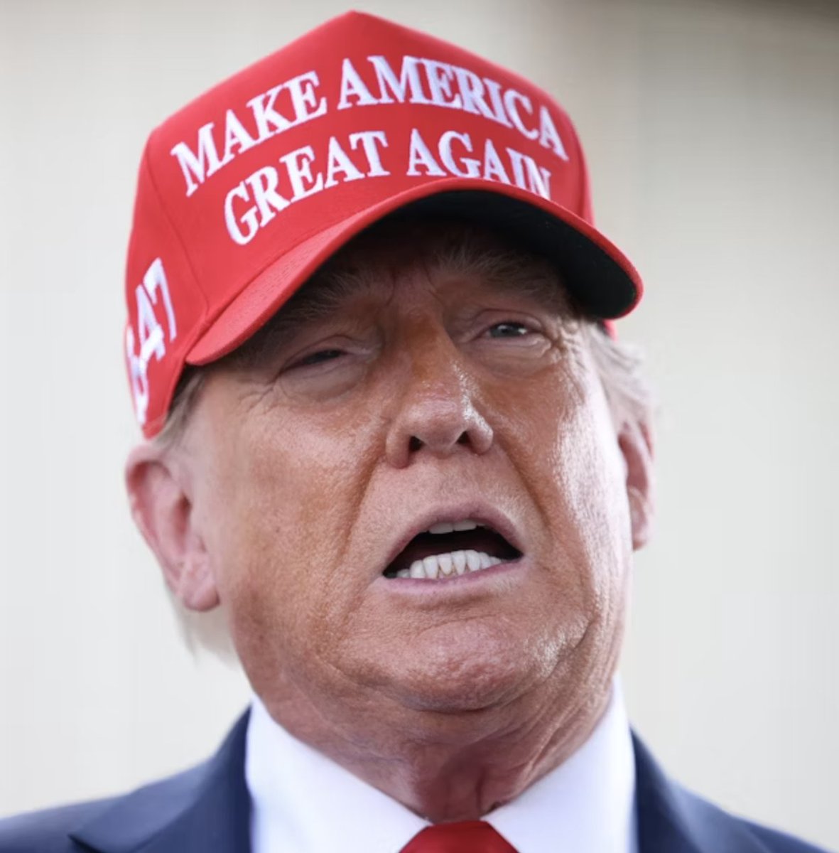 BREAKING: Donald Trump's Monday crashes and burns as polling reveals that his approval rating has hit a record low for his second term — plummeting to a pathetic 37%.

And it gets so much worse for our would-be dictator...

According to a CNN/SSRS survey, 63% of Americans say