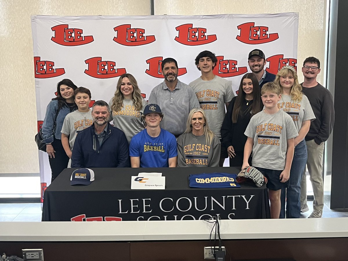 LeeCountyTNBF's tweet photo. Congratulations to  @Graysen_Spears2 on his LOI to play baseball at @GCSCbaseball . Thanks to all friends, family, and teammates for attending the ceremony. We are proud of you and look forward to a great senior season. #INAM https://t.co/StCShzrzB8