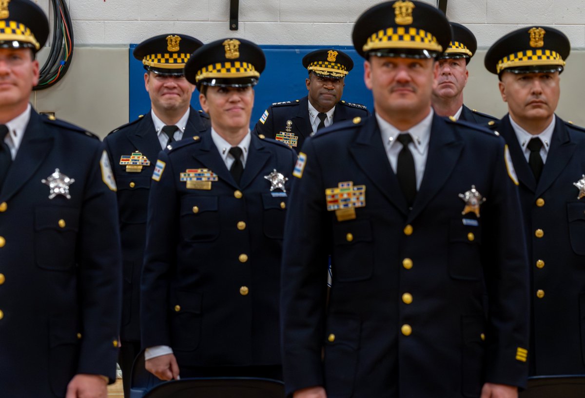 Congratulations to our newly promoted Lieutenants!⭐️

Thank you for your leadership, dedication, and continued service to our city.

#ChicagoPolice #Leadership #Police #LawEnforcement