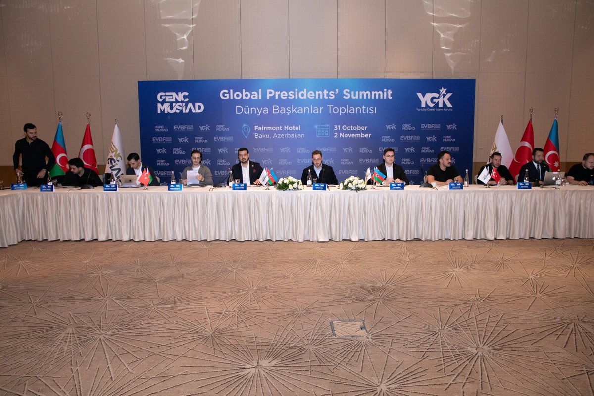 Avrasya Genç İş İnsanları Forumu başarıyla tamamlandı.
Genç girişimciler fikir ve vizyonlarını paylaştı, yeni iş birliği fırsatları konuşuldu.
Program ödül töreni ve Başkanlar Toplantısı ile sona erdi.
Katılım gösteren herkese teşekkür ederiz