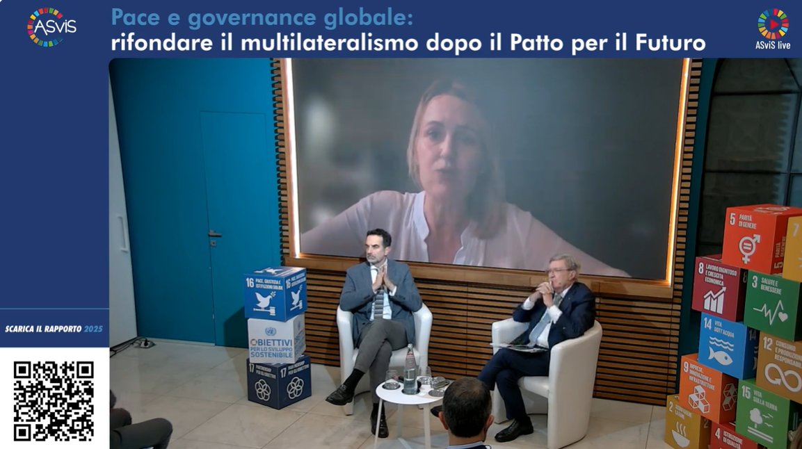 ASviSItalia's tweet photo. .@DeborahBergamin: necessario cambio di passo, il multilateralismo deve mantenere il suo ruolo. Nel mondo sono presenti 120 conflitti e drammi umanitari che riscuotono poca attenzione, serve una diplomazia internazionale più decisa. #RapportoASviS #ASviSLive https://t.co/goRdORbPaG
