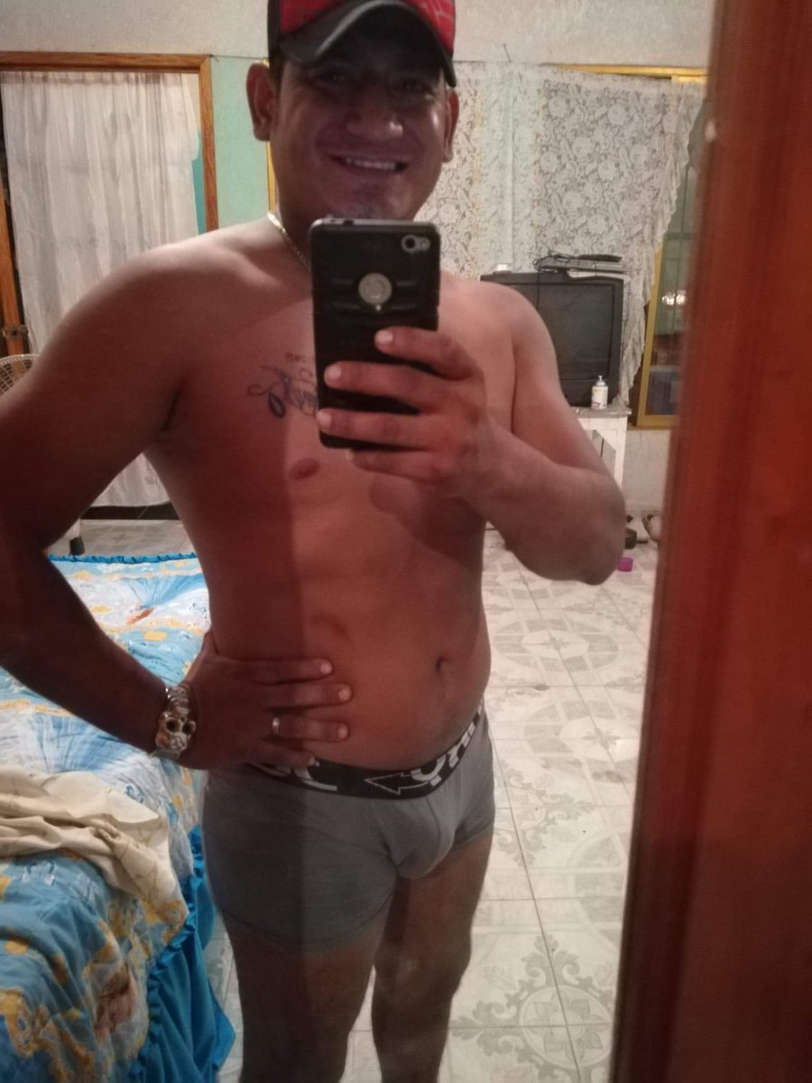 Chisheterosmex's tweet photo. Chacalito le encanta el sexo rudo  que le mamen los huevos y se traguen su leche.
RT para mas contenido

#Chacal #Vergon #Heterocaliente #Heterolechon #cum #lechedemacho #machocaliente #MACHOPREÑADOR https://t.co/GJkrrvnxeP