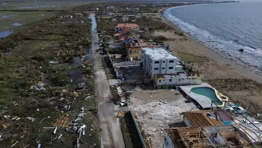 updatecharts's tweet image. Nicki Minaj vai DOAR pacotes de mantimentos para as vítimas do furacão Melissa na Jamaica.