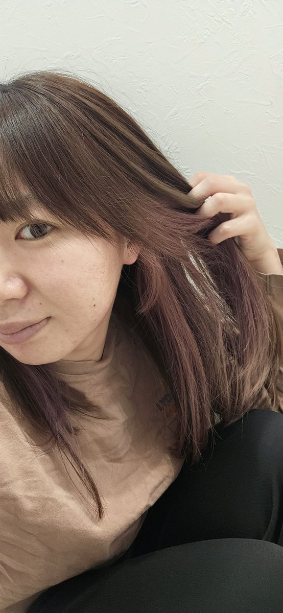 少しだけ色を大人しくしてみました😊

ちょっと色落ちもしてるけどね🤣
何色でしょー笑